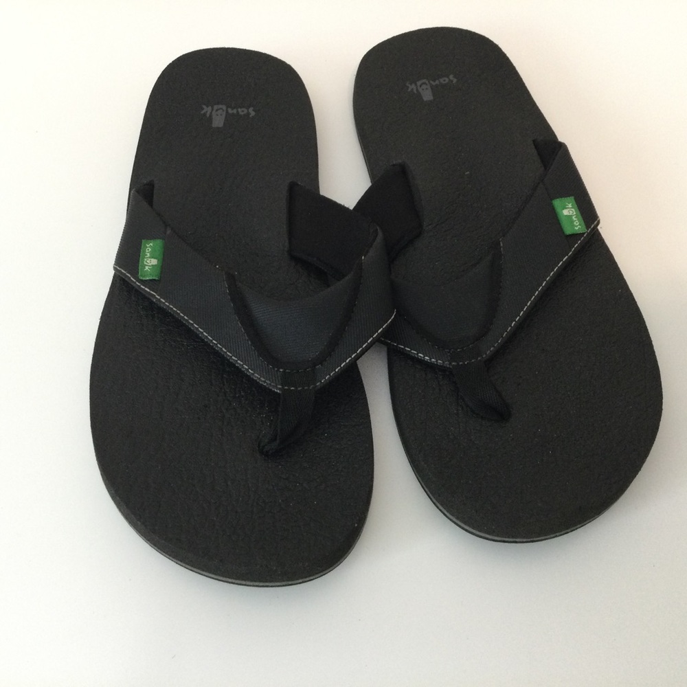 Sanuk black flip flops 5 6 youth big boys summer sandals beach pool surf